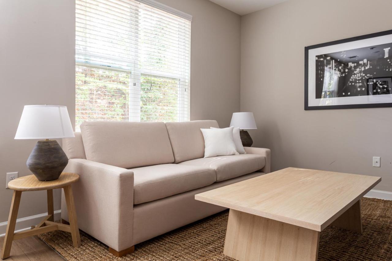 Kasa Freemorewest Charlotte Room photo